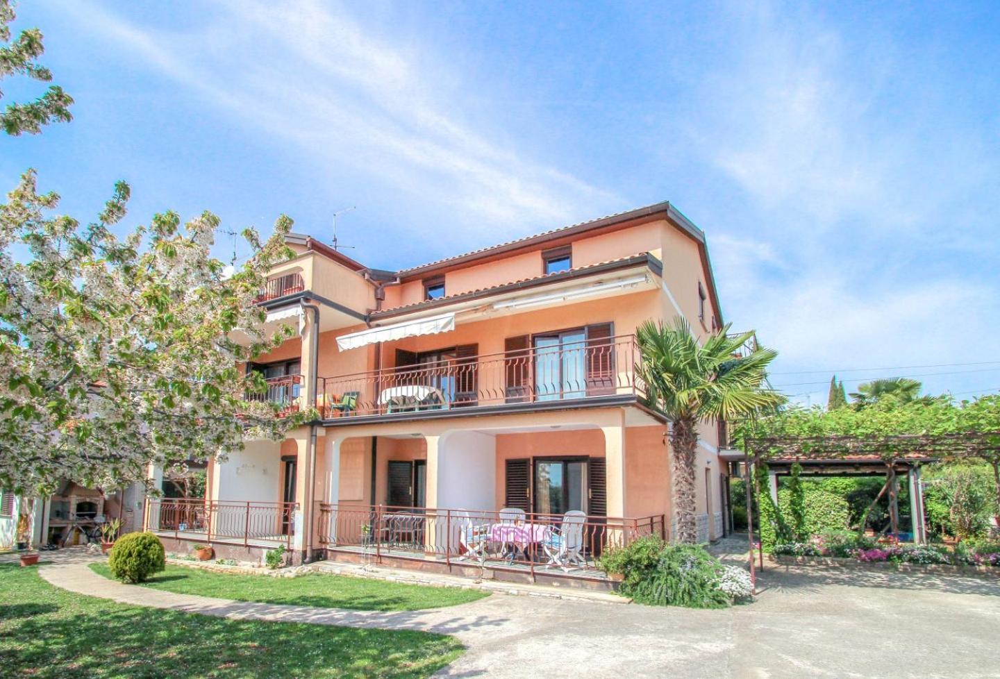 Apartments Maria Novigrad  Екстер'єр фото
