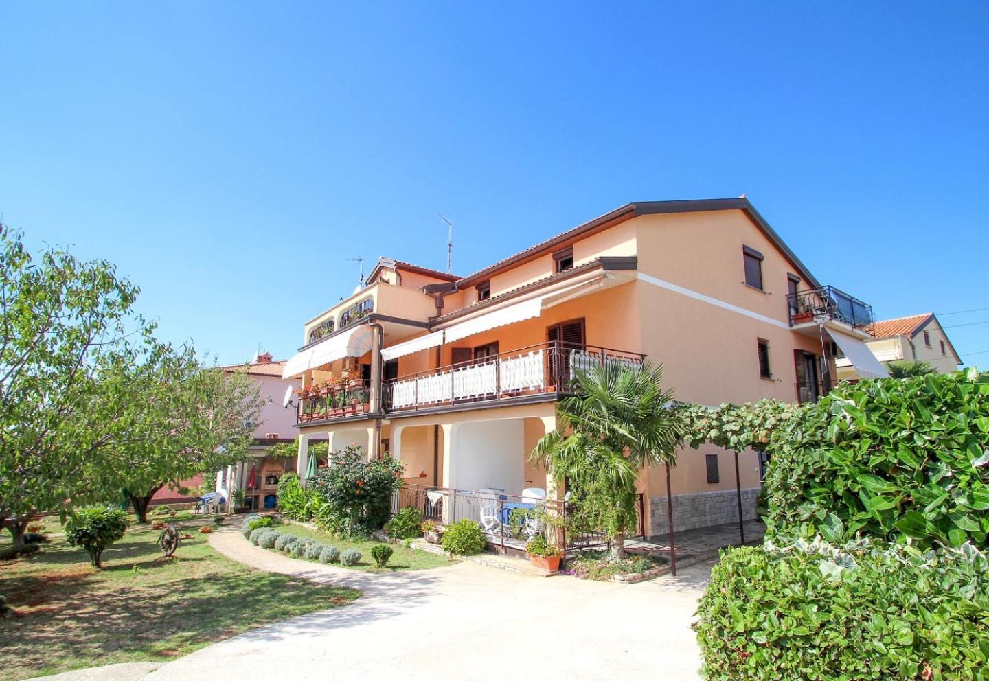 Apartments Maria Novigrad  Екстер'єр фото