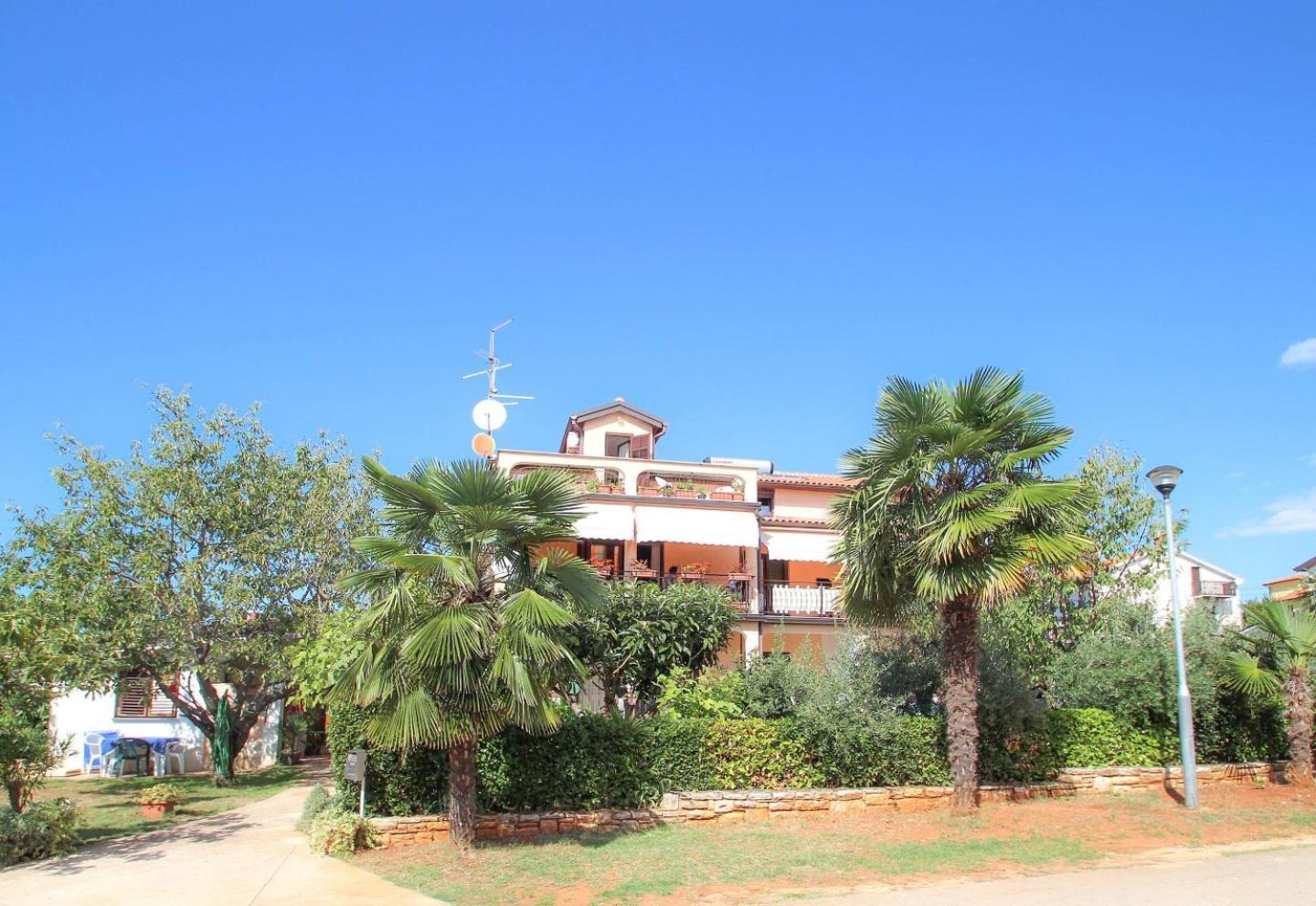 Apartments Maria Novigrad  Екстер'єр фото